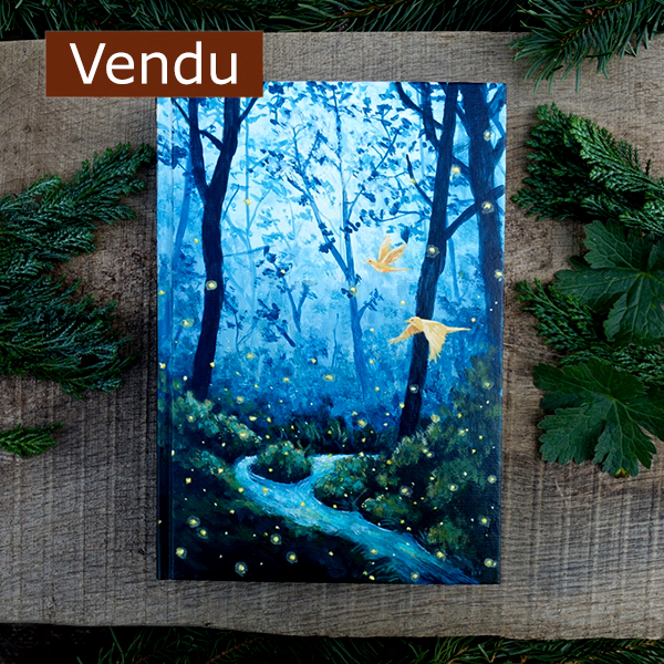 carnet peint à la main dans une ambiance nocturne et douce, deux oiseaux volent dans les bois illuminés de lumière, au dessus d'une rivière.
